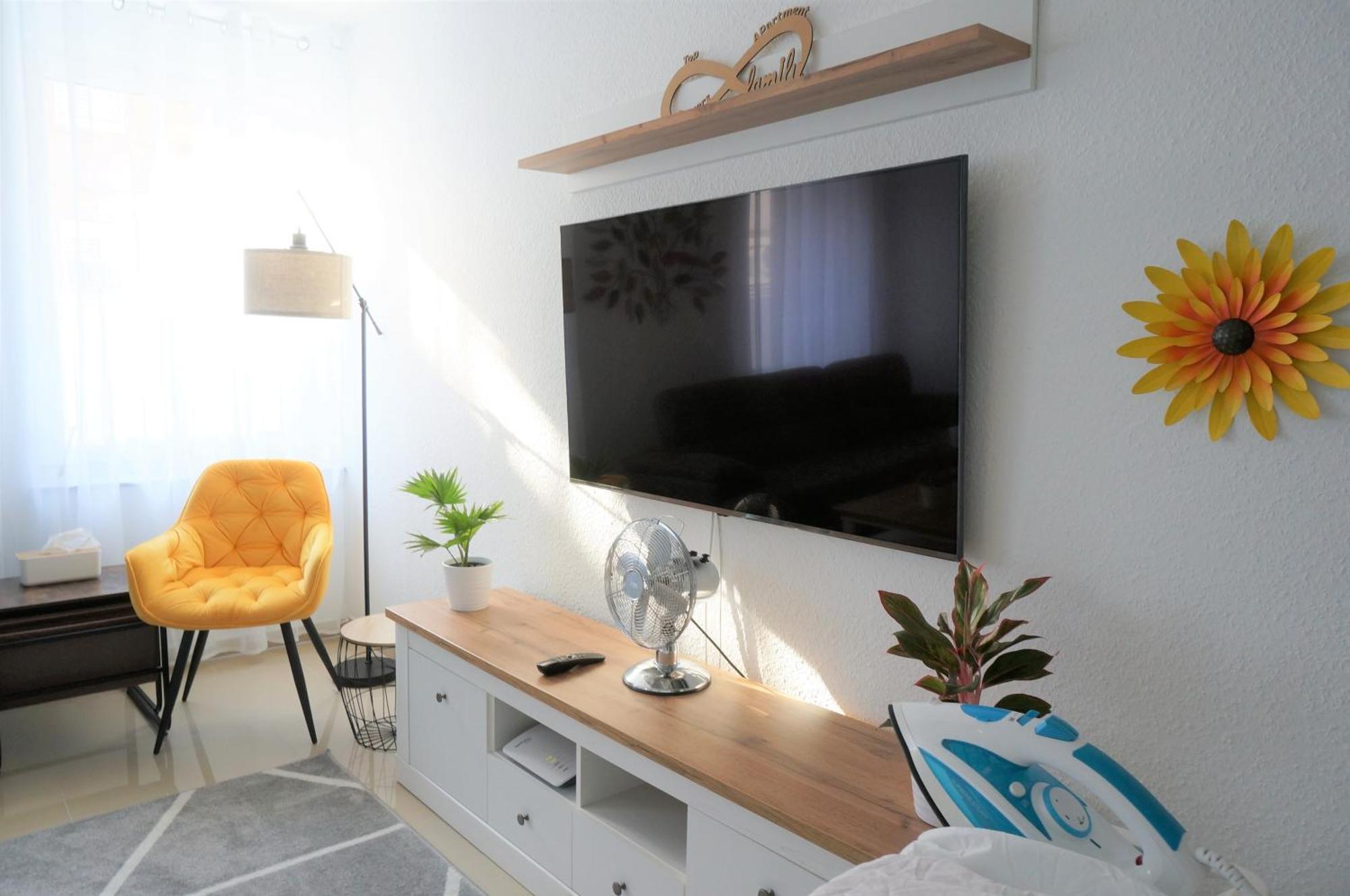 Mein Apartment Flowers Mit Kamin, Bis 10 Personen Frankenthal  Exterior foto
